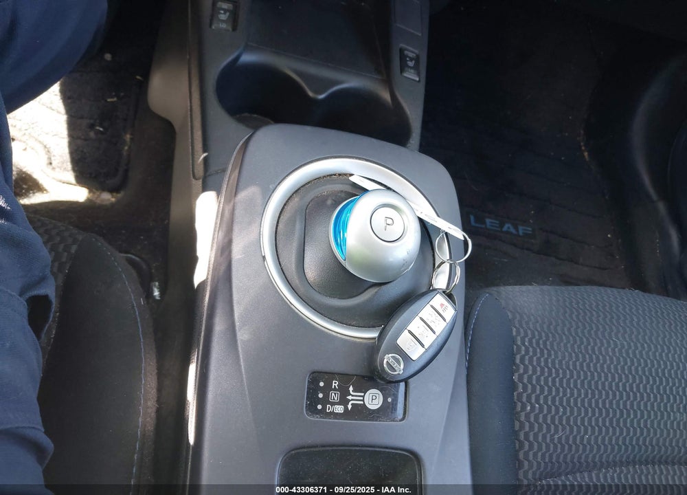2014 NISSAN LEAF S VIN: 1N4AZ0CPXEC333305