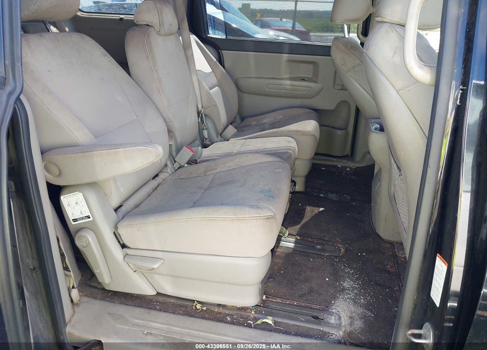 2015 KIA SEDONA LX VIN: KNDMB5C13F6066917