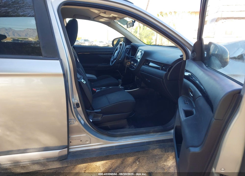 2020 MITSUBISHI OUTLANDER VIN: JA4AZ3A36LZ026648