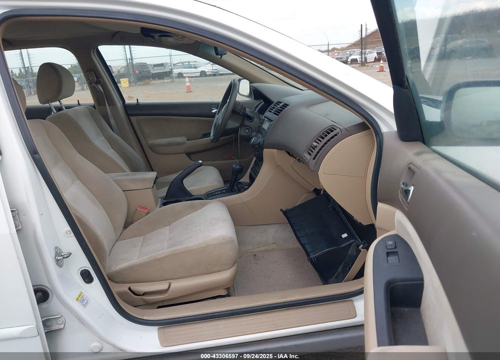 2005 HONDA ACCORD 2.4 LX VIN: 1HGCM56445A064456