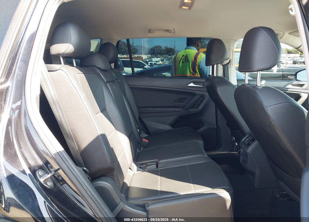 2019 VOLKSWAGEN TIGUAN VIN: 3VV3B7AX6KM144231