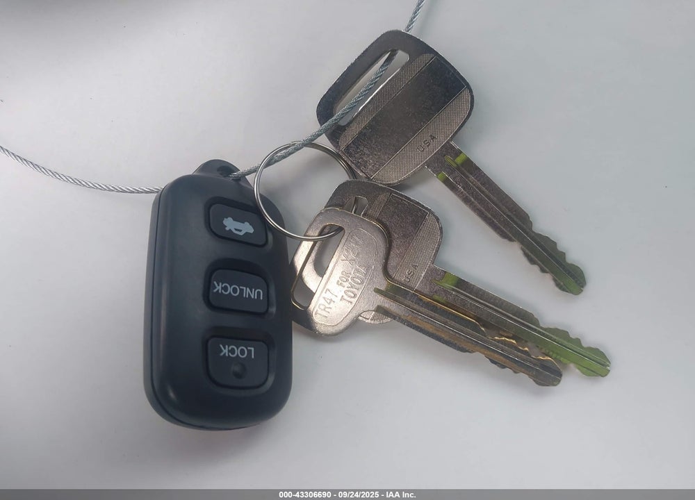 2003 TOYOTA COROLLA LE VIN: 1NXBR32E73Z106947