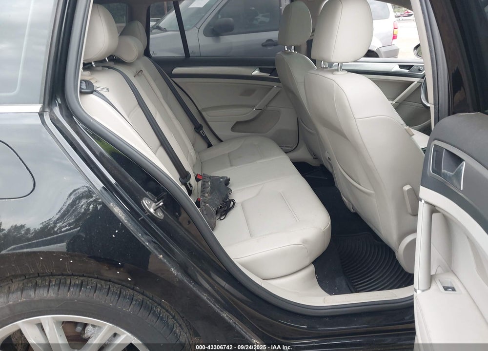 2015 VOLKSWAGEN GOLF SPORTWAGEN VIN: 3VWCA7AU7FM520218