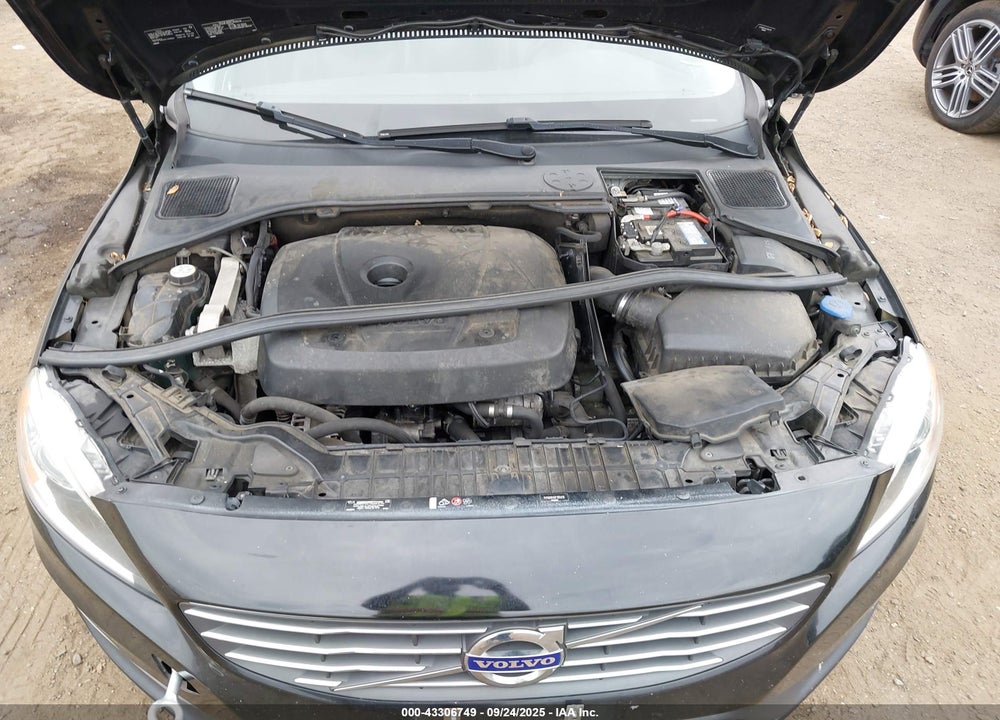 2015 VOLVO V60 VIN: YV140MEK6F1254215