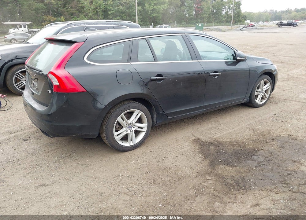 2015 VOLVO V60 VIN: YV140MEK6F1254215