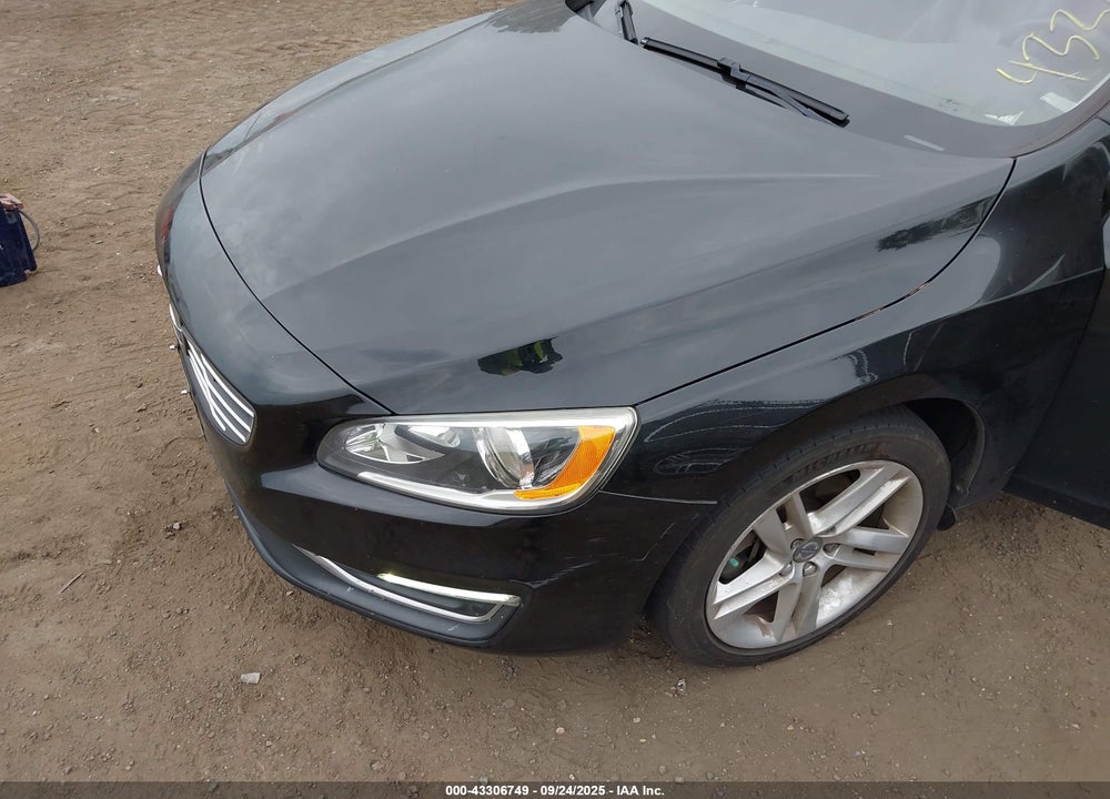 2015 VOLVO V60 VIN: YV140MEK6F1254215