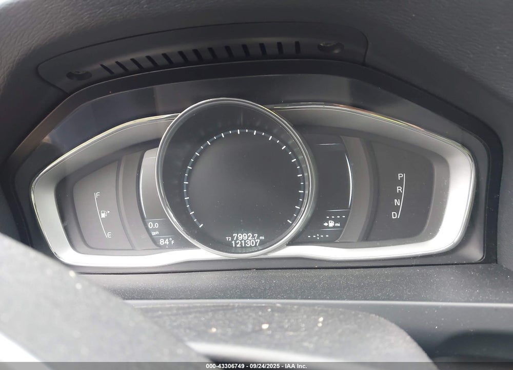 2015 VOLVO V60 VIN: YV140MEK6F1254215
