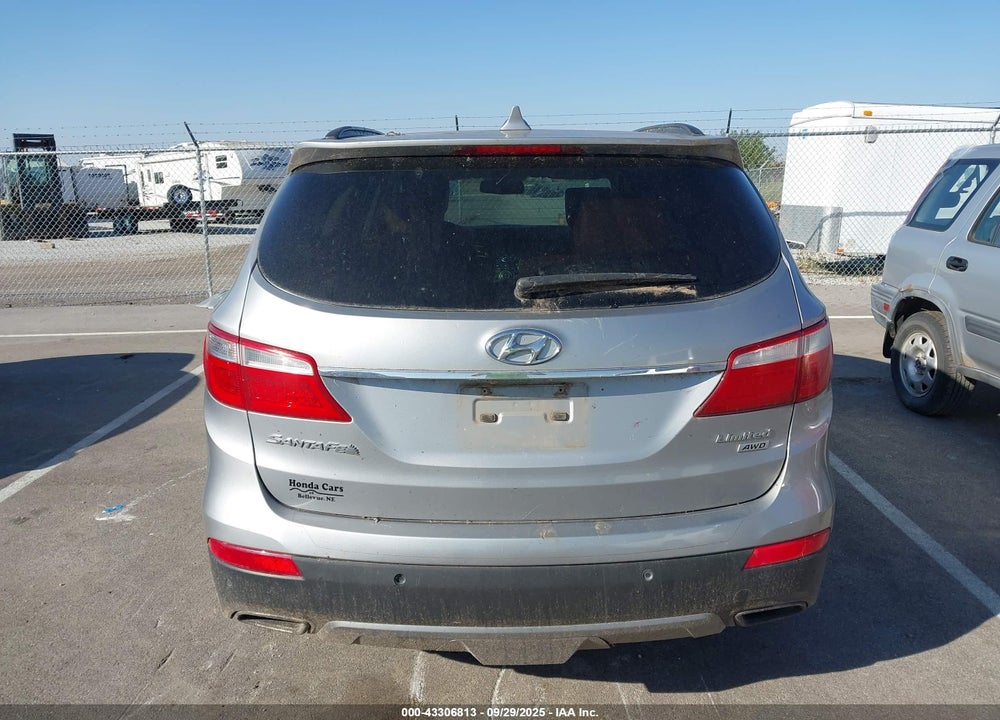 2014 HYUNDAI SANTA FE VIN: KM8SRDHF2EU037917