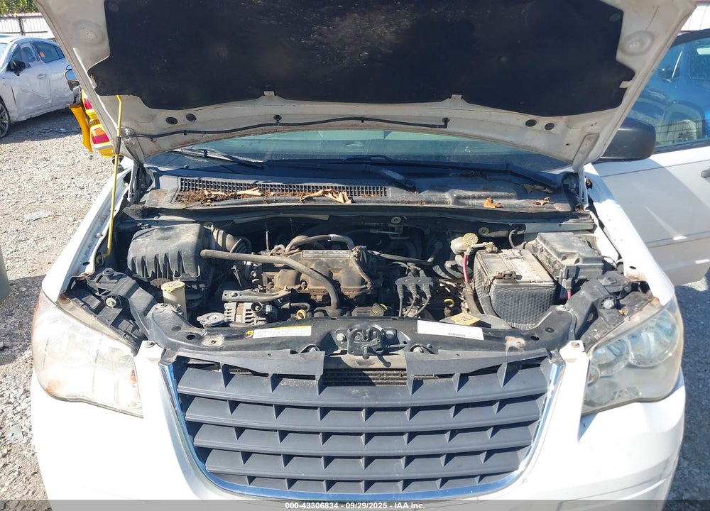2008 CHRYSLER TOWN & COUNTRY LX VIN: 2A8HR44H08R125851