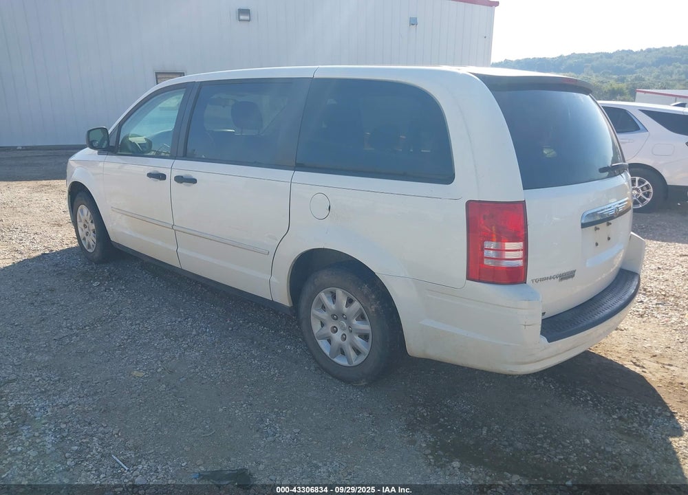 2008 CHRYSLER TOWN & COUNTRY LX VIN: 2A8HR44H08R125851