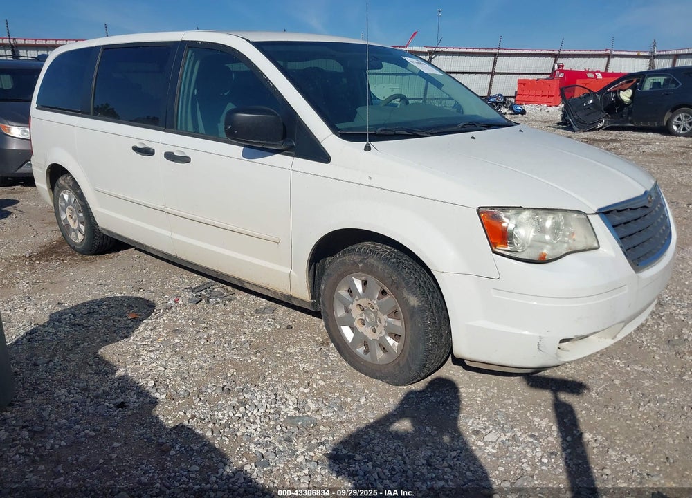 2008 CHRYSLER TOWN & COUNTRY LX VIN: 2A8HR44H08R125851