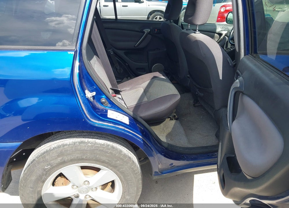 2005 TOYOTA RAV4 VIN: JTEGD20V550088718