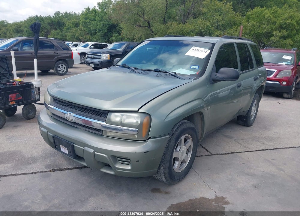 2004 CHEVROLET TRAILBLAZER LS VIN: 1GNDS13SX42201856