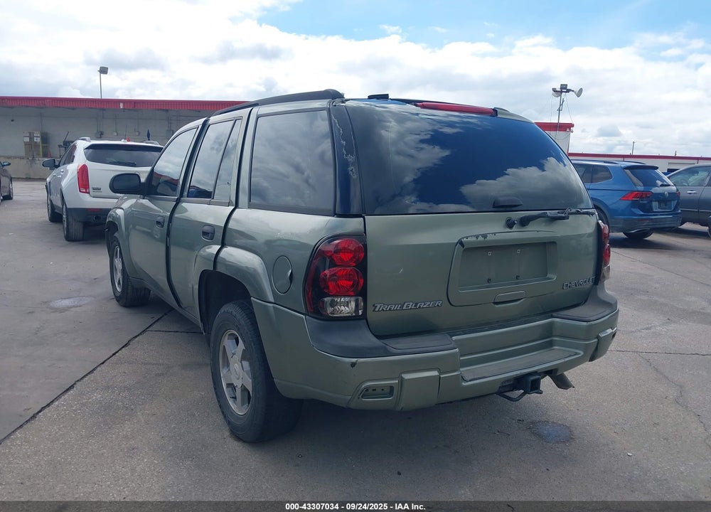 2004 CHEVROLET TRAILBLAZER LS VIN: 1GNDS13SX42201856