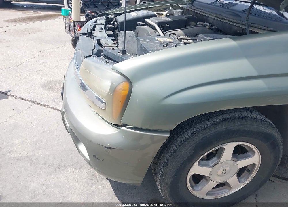 2004 CHEVROLET TRAILBLAZER LS VIN: 1GNDS13SX42201856
