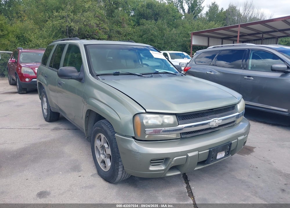 2004 CHEVROLET TRAILBLAZER LS VIN: 1GNDS13SX42201856