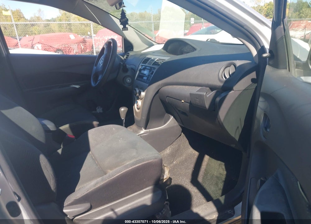 2010 TOYOTA YARIS VIN: JTDBT4K35A1362240