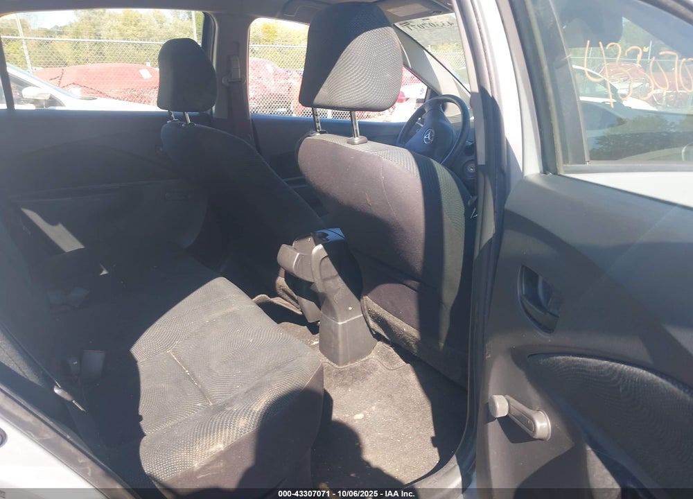 2010 TOYOTA YARIS VIN: JTDBT4K35A1362240