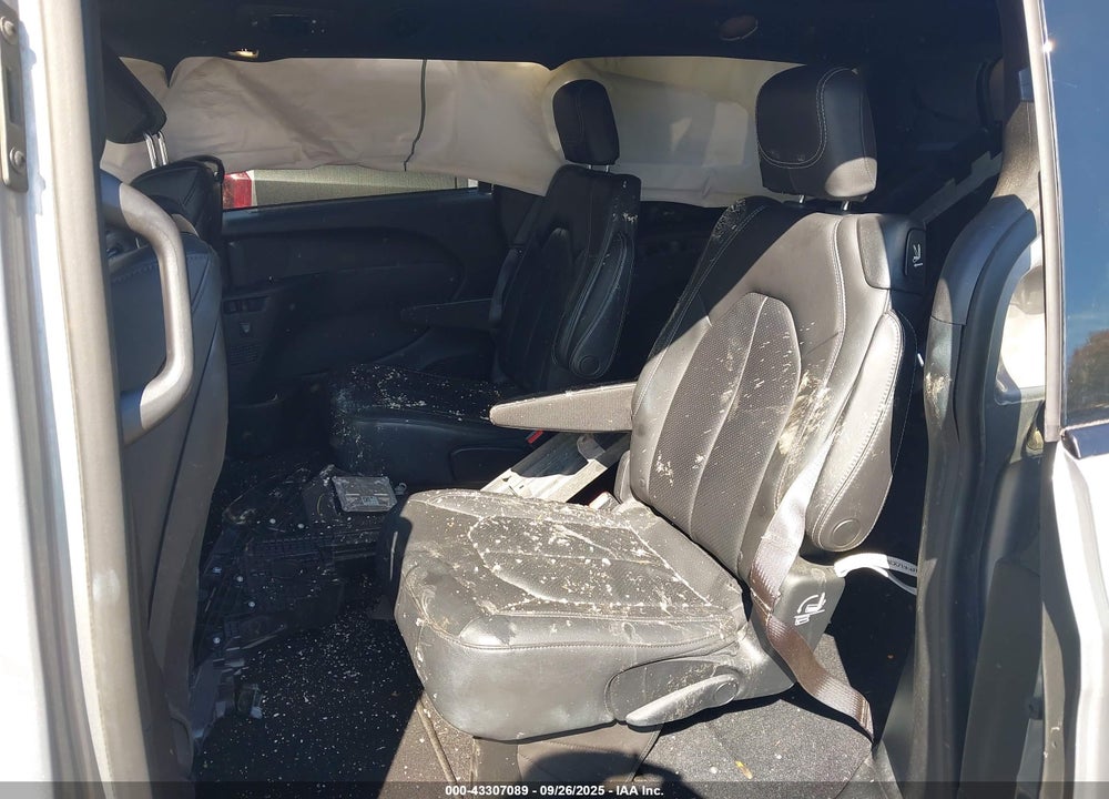 2018 CHRYSLER PACIFICA VIN: 2C4RC1EG8JR261412