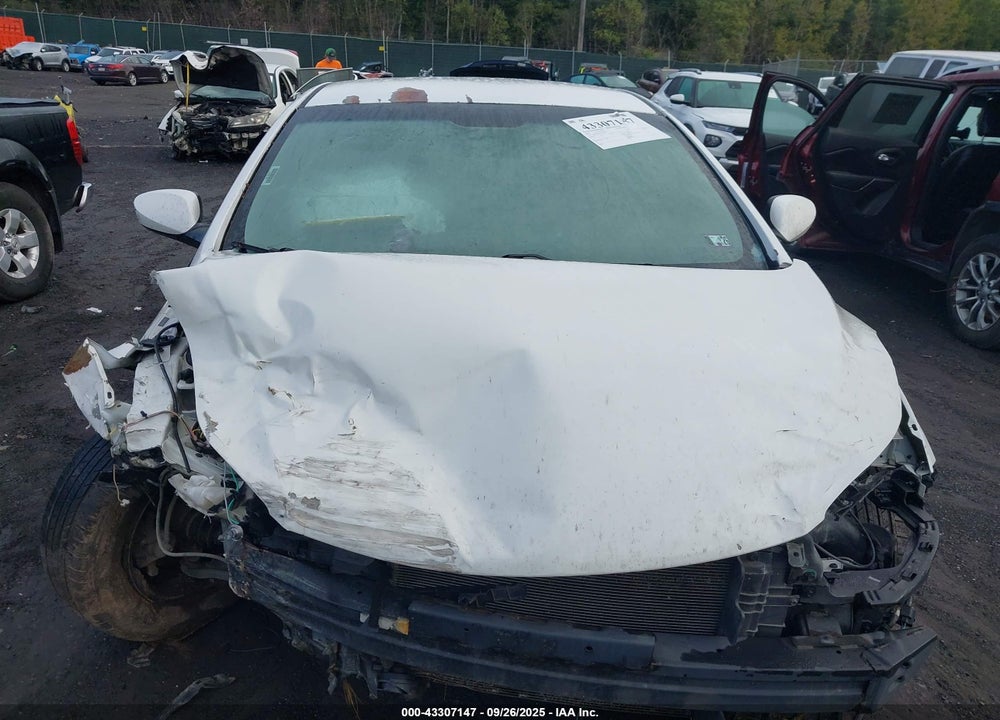 2016 HYUNDAI ELANTRA VIN: 5NPDH4AE4GH746511