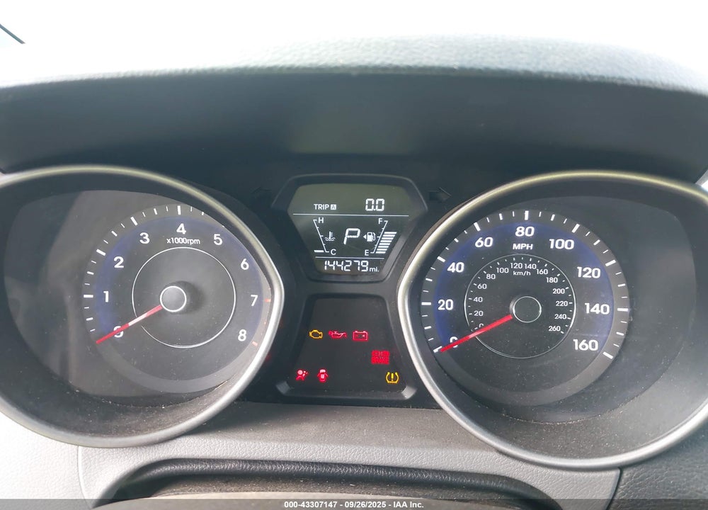2016 HYUNDAI ELANTRA VIN: 5NPDH4AE4GH746511