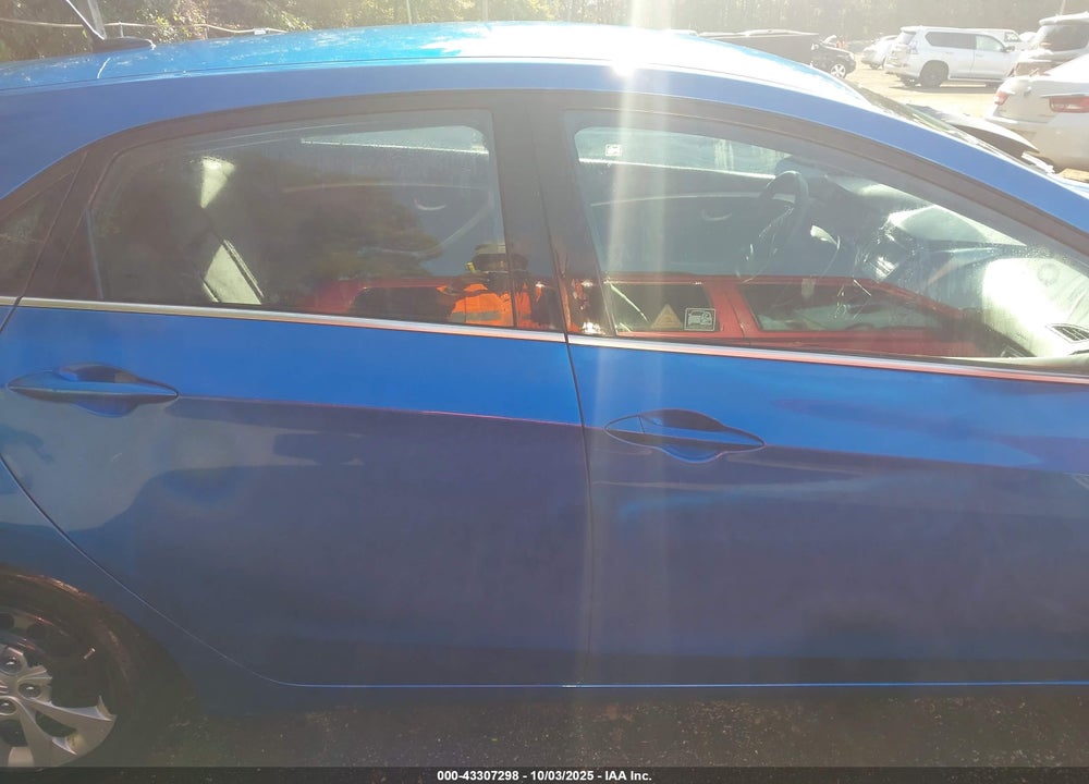 2017 HYUNDAI ELANTRA VIN: KMHD35LH5HU377009