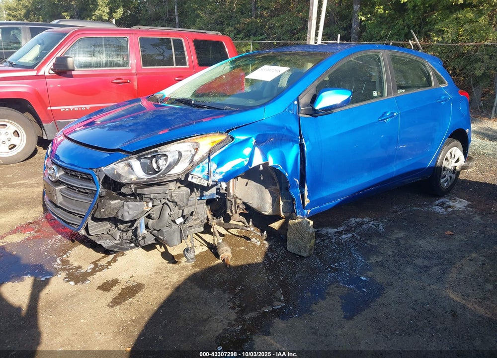 2017 HYUNDAI ELANTRA VIN: KMHD35LH5HU377009