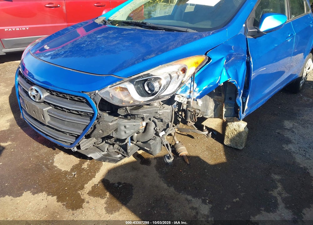 2017 HYUNDAI ELANTRA VIN: KMHD35LH5HU377009
