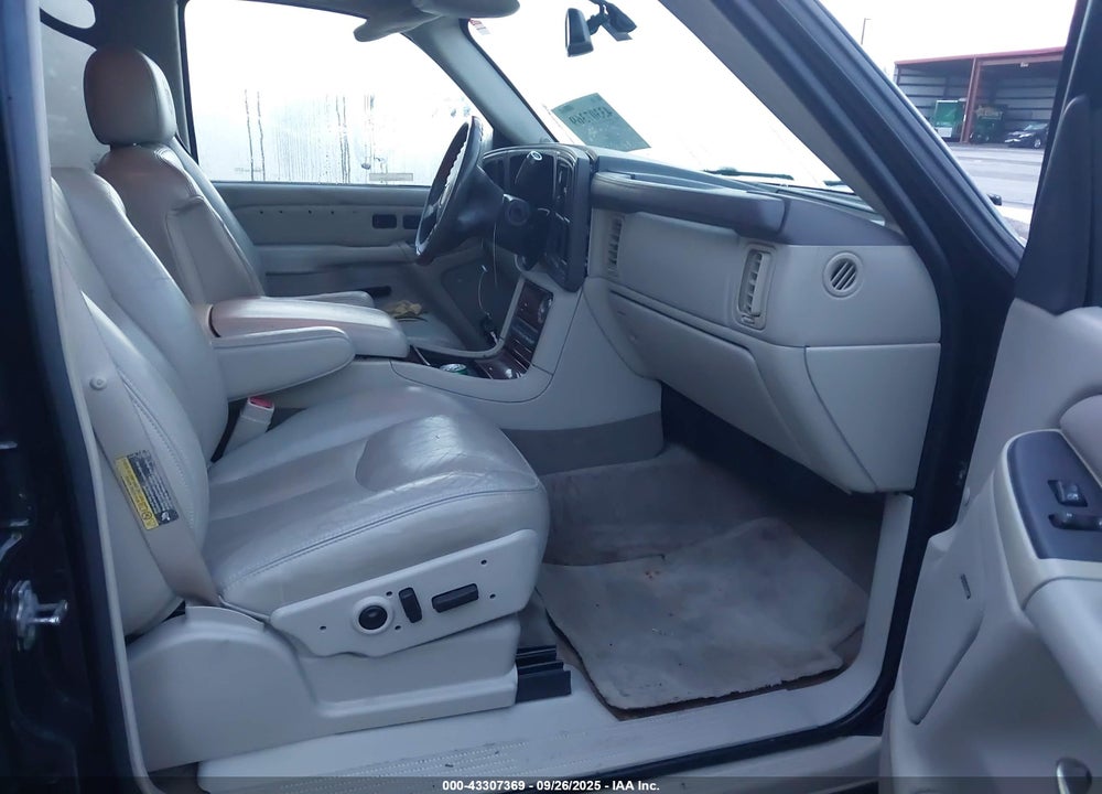 2004 CADILLAC ESCALADE STANDARD VIN: 1GYEC63T04R251618