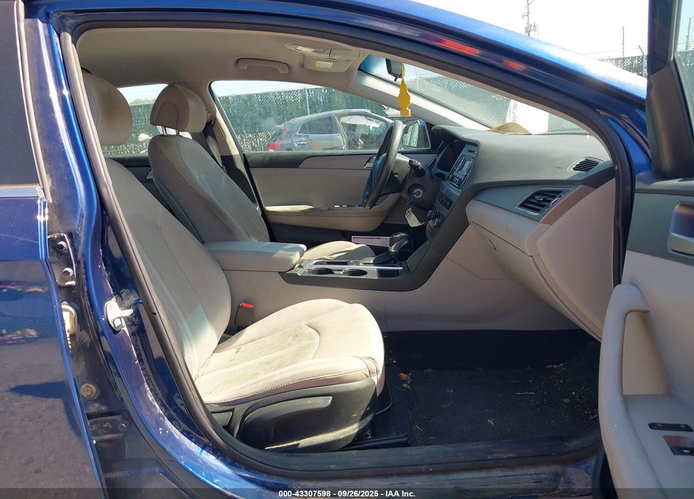 2015 HYUNDAI SONATA VIN: 5NPE24AF9FH119090