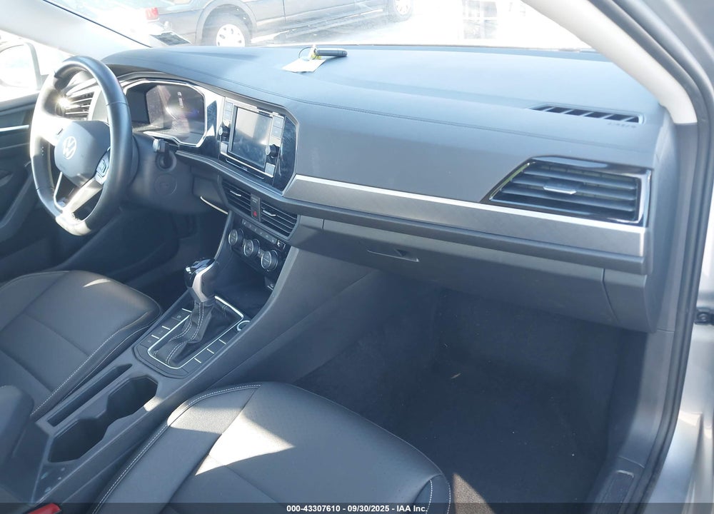 2024 VOLKSWAGEN JETTA VIN: 3VWEM7BU0RM087957