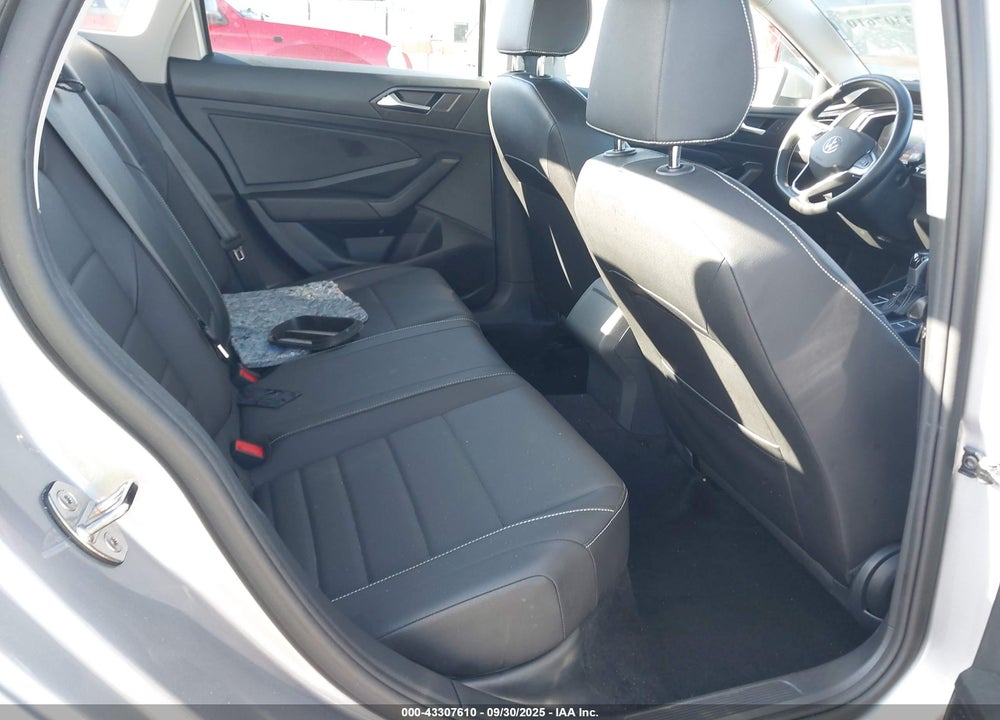 2024 VOLKSWAGEN JETTA VIN: 3VWEM7BU0RM087957