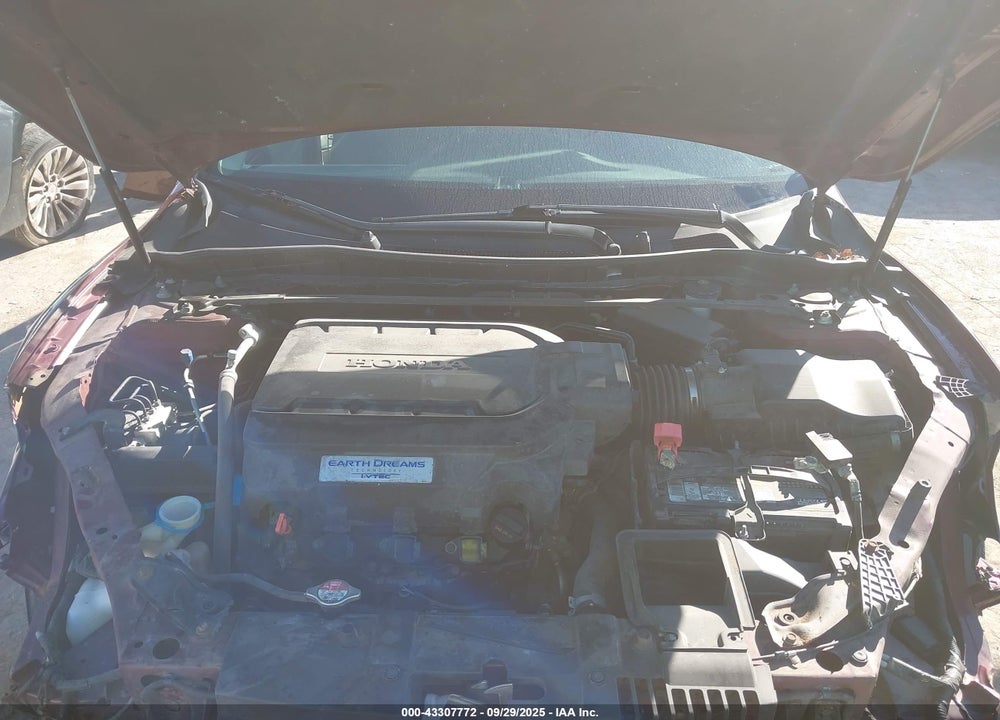 2015 HONDA ACCORD VIN: 1HGCR3F81FA032932