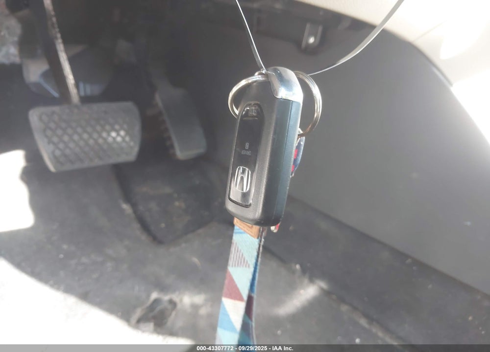 2015 HONDA ACCORD VIN: 1HGCR3F81FA032932