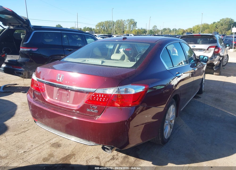2015 HONDA ACCORD VIN: 1HGCR3F81FA032932