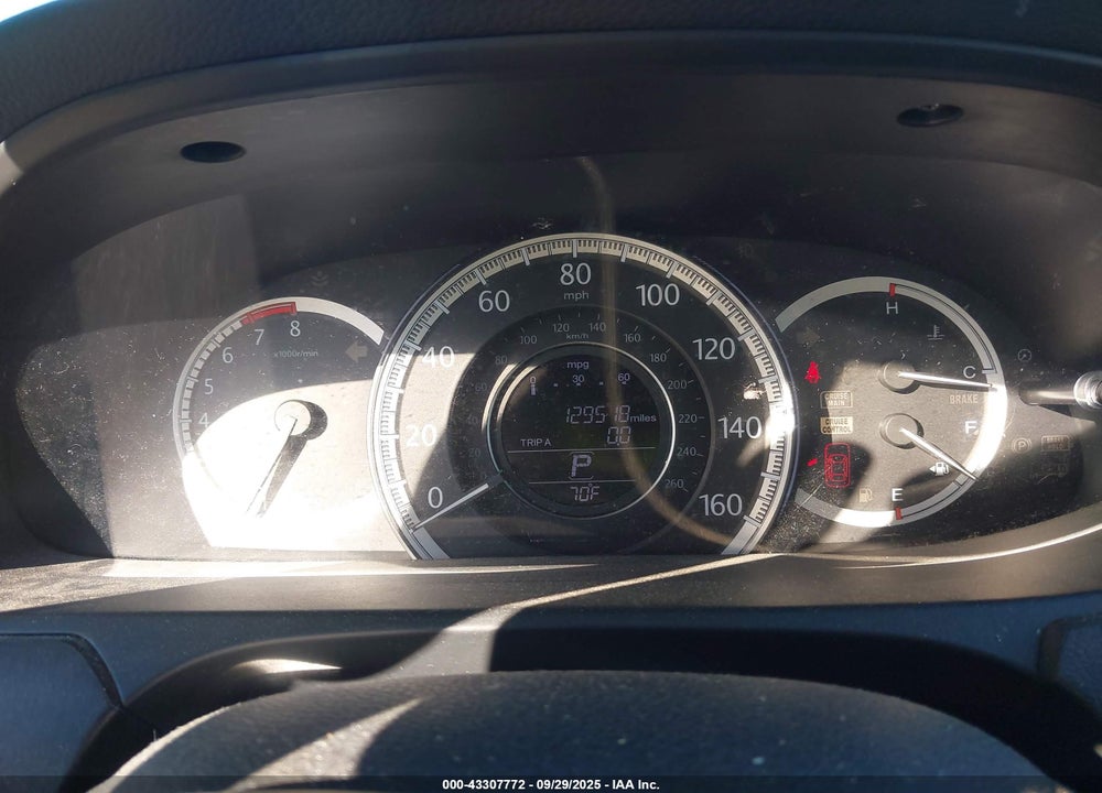 2015 HONDA ACCORD VIN: 1HGCR3F81FA032932