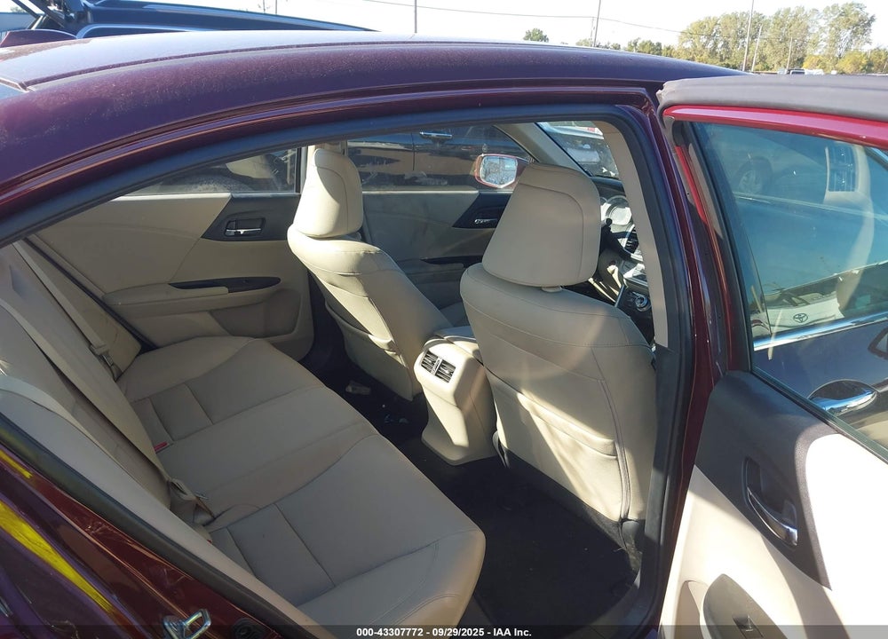 2015 HONDA ACCORD VIN: 1HGCR3F81FA032932