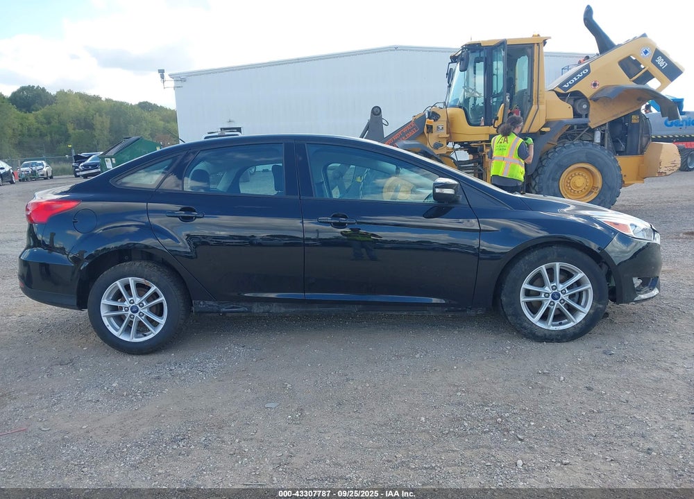 2017 FORD FOCUS SE VIN: 1FADP3F23HL315639