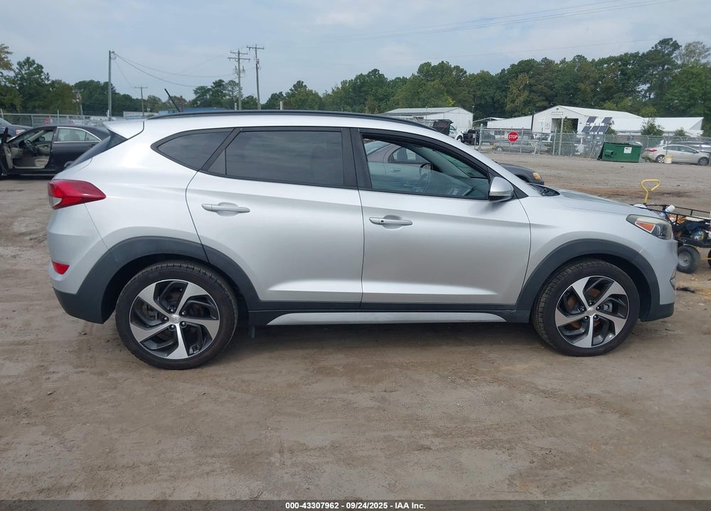 2017 HYUNDAI TUCSON VIN: KM8J33A28HU558479