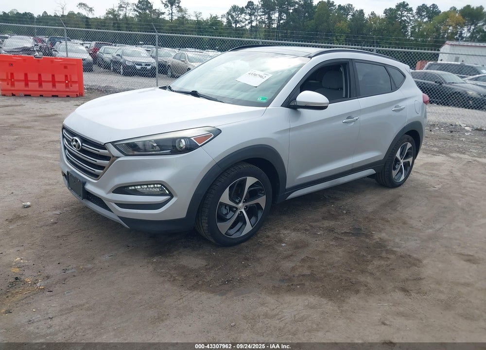 2017 HYUNDAI TUCSON VIN: KM8J33A28HU558479