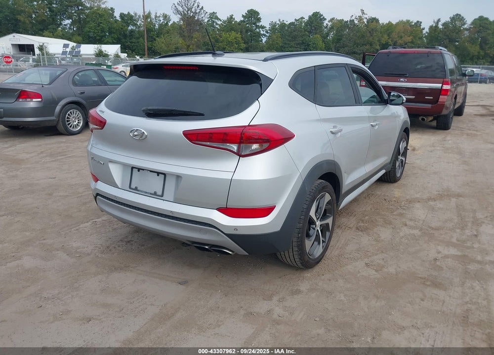 2017 HYUNDAI TUCSON VIN: KM8J33A28HU558479