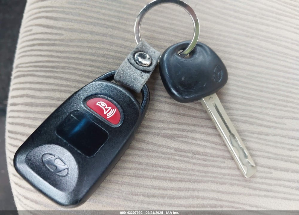 2011 HYUNDAI SONATA GLS VIN: 5NPEB4AC6BH205182