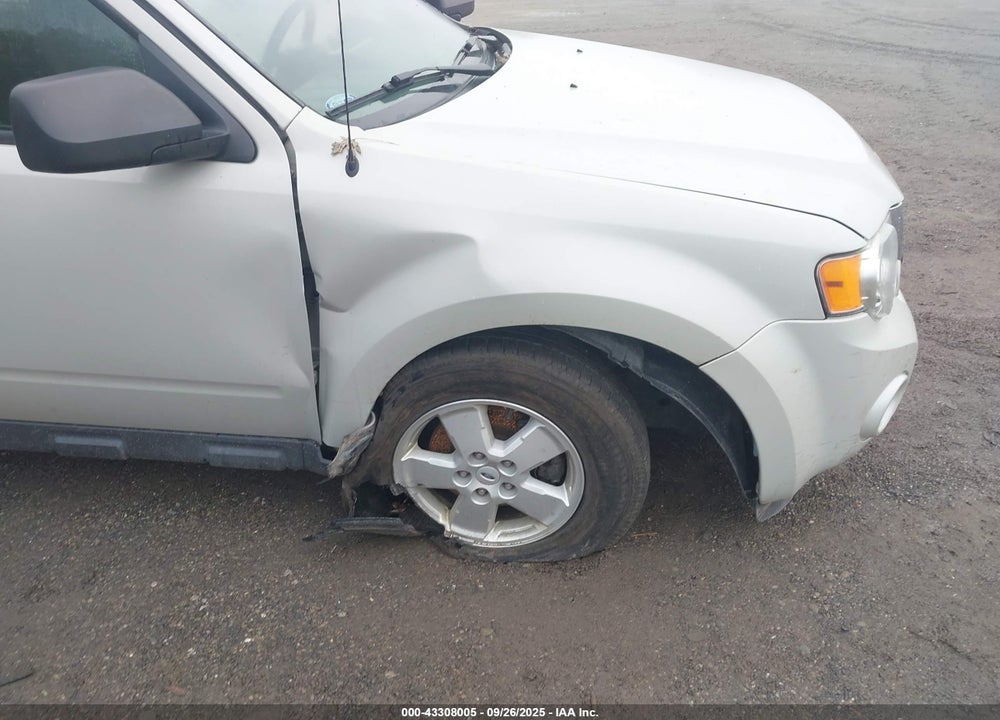 2009 FORD ESCAPE XLT VIN: 1FMCU03G29KA09726