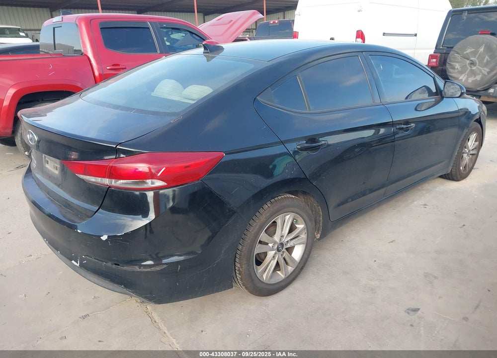 2017 HYUNDAI ELANTRA VIN: 5NPD84LF2HH202239