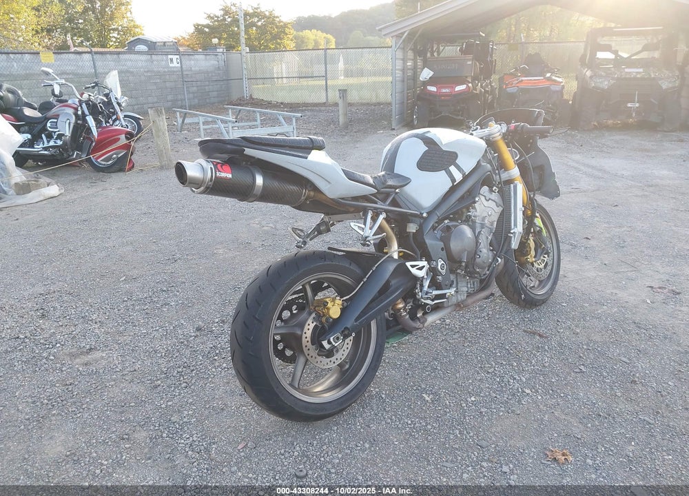 2006 TRIUMPH MOTORCYCLE DAYTONA 675 VIN: SMTD00NSX6J272765
