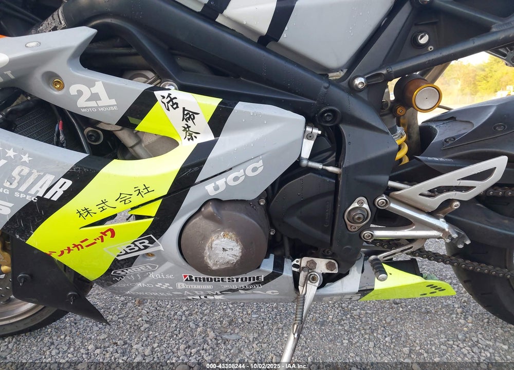 2006 TRIUMPH MOTORCYCLE DAYTONA 675 VIN: SMTD00NSX6J272765