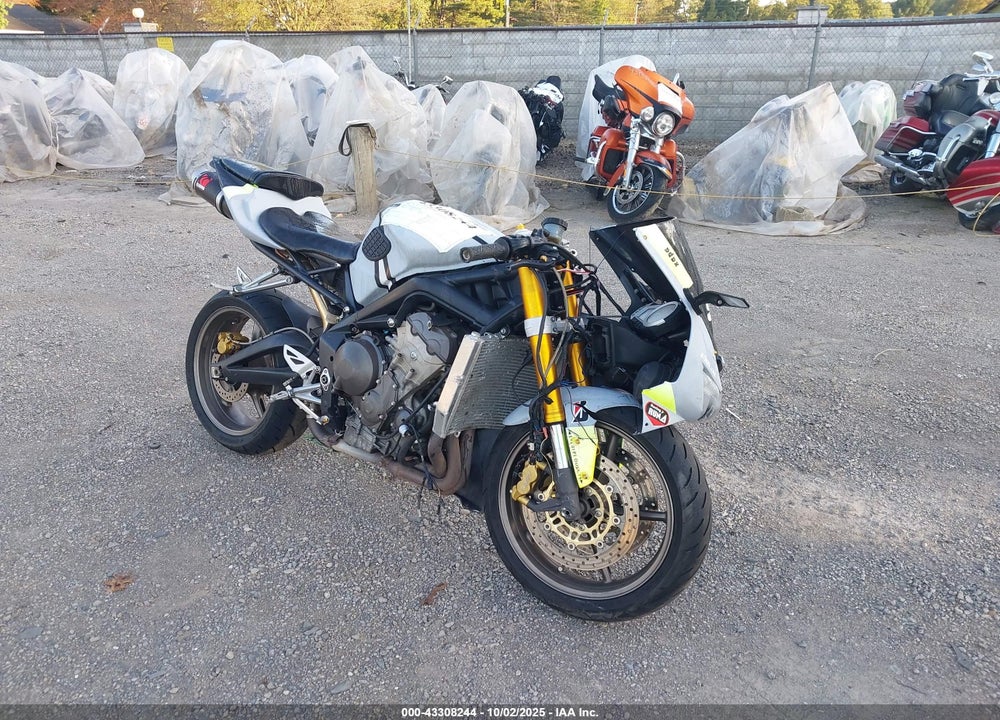 2006 TRIUMPH MOTORCYCLE DAYTONA 675 VIN: SMTD00NSX6J272765