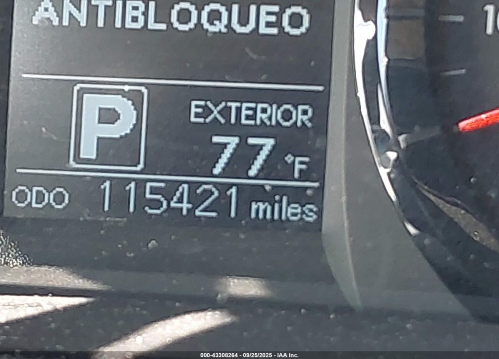 2017 TOYOTA SIENNA LE 8 PASSENGER VIN: 5TDKZ3DC7HS768135