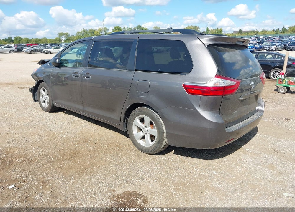 2017 TOYOTA SIENNA LE 8 PASSENGER VIN: 5TDKZ3DC7HS768135