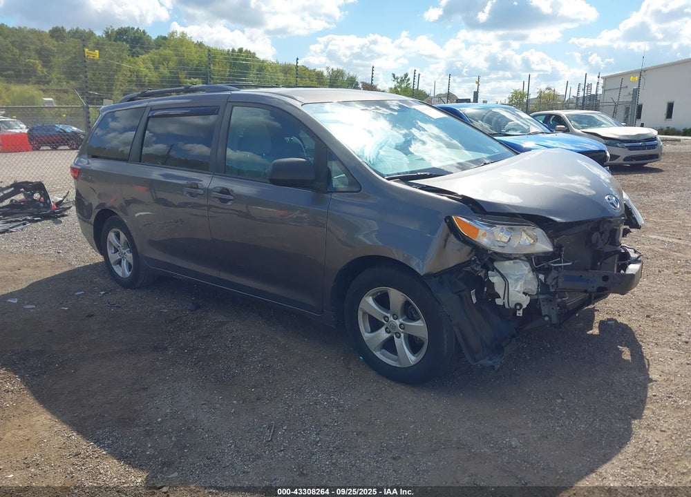 2017 TOYOTA SIENNA LE 8 PASSENGER VIN: 5TDKZ3DC7HS768135